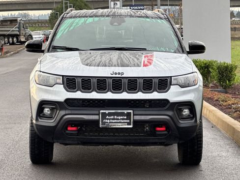 Used 2024 Jeep Compass Trailhawk image 8