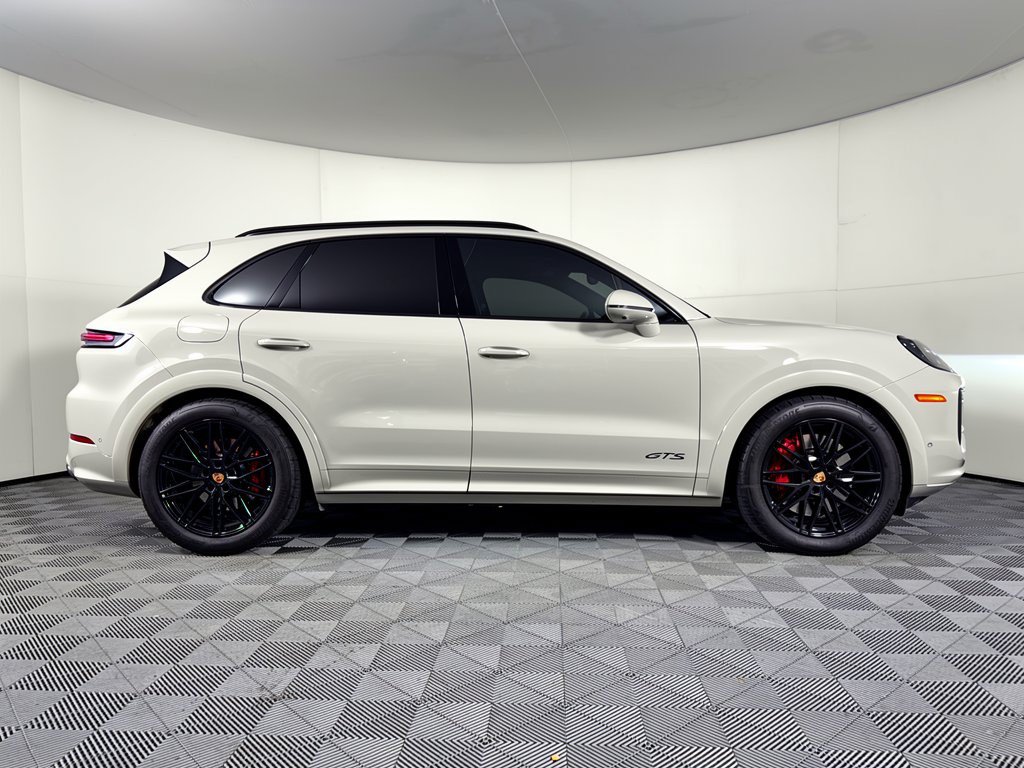 Certified 2025 Porsche Cayenne GTS AWD/4WD image 8