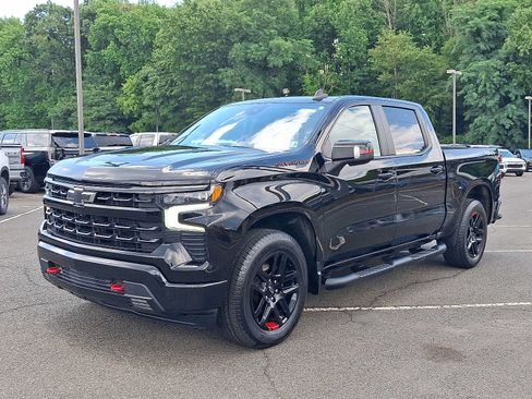 Used 2023 Chevrolet Silverado 1500 RST w/ Redline Edition AWD/4WD image 3