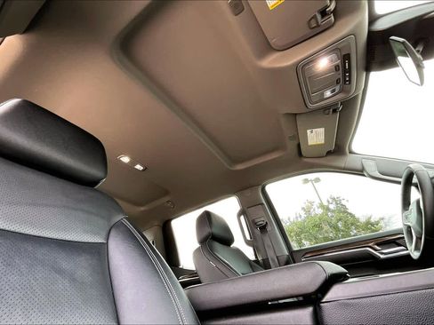 Used 2023 Chevrolet Silverado 1500 RST image 13