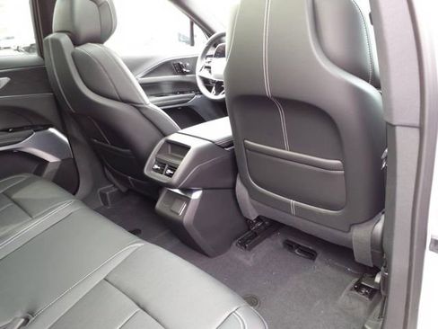 New 2025 Cadillac Lyriq Luxury image 21