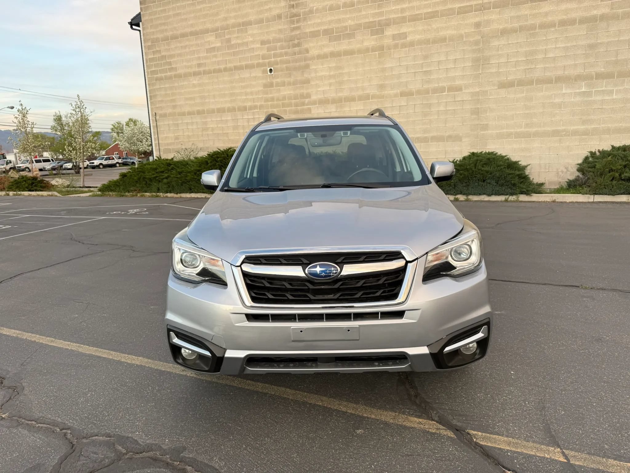 Used 2017 Subaru Forester 2.5i Touring AWD/4WD image 2