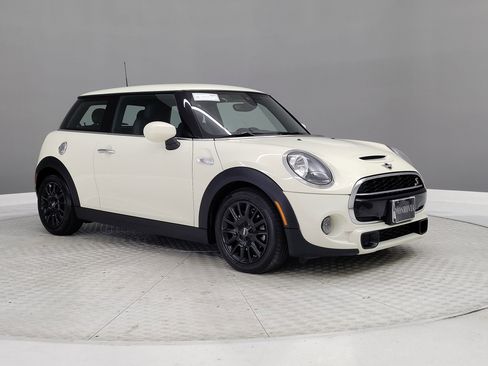 Certified 2020 MINI Cooper S image 27