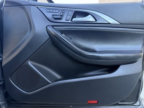 Used 2018 INFINITI QX30 Premium w/ Navigation Package image 44