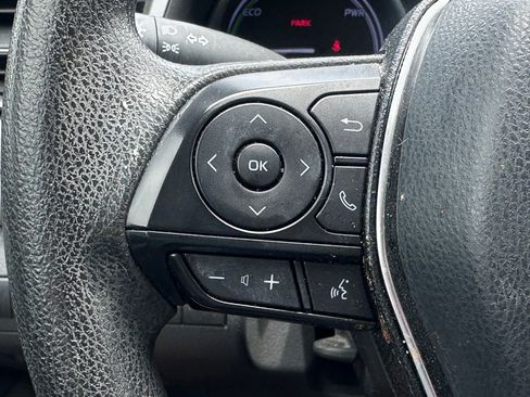 Used 2020 Toyota Camry LE FWD image 21