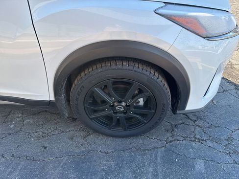 Used 2022 Nissan Kicks SR w/ Premium Package image 16