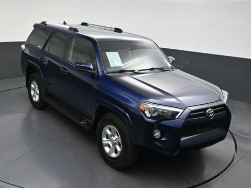 Used 2020 Toyota 4Runner SR5 AWD/4WD image 21