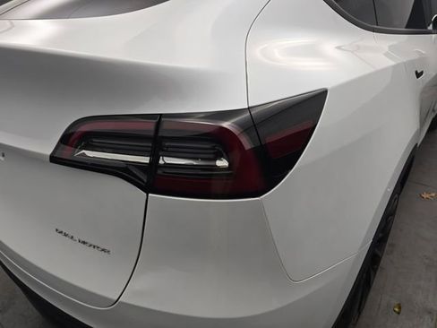 Used 2023 Tesla Model Y Long Range AWD/4WD image 18