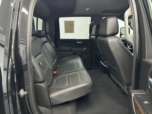Used 2021 GMC Sierra 3500 Denali w/ Denali Black Diamond Edition AWD/4WD image 17
