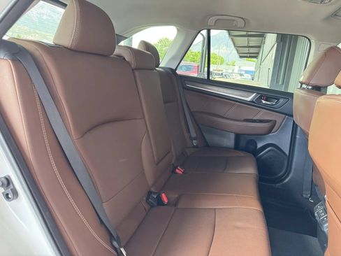 Used 2019 Subaru Outback 3.6R Touring w/ Popular Package #3A AWD/4WD image 17