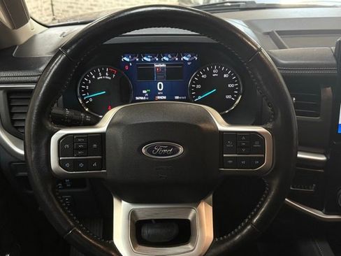 Used 2024 Ford Expedition XLT image 15