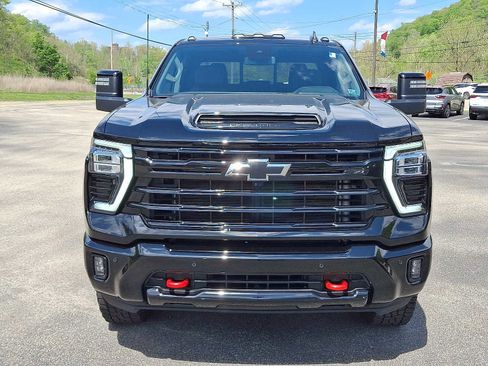 Used 2025 Chevrolet Silverado 2500 LT w/ Trail Boss Package AWD/4WD image 2