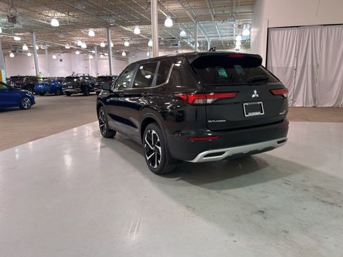 New 2025 Mitsubishi Outlander SE image 5