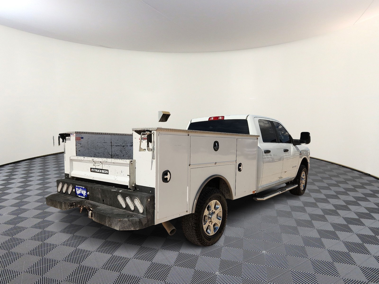 Used 2024 RAM 3500 Big Horn AWD/4WD image 4