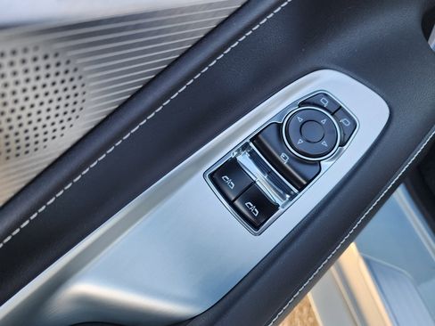 Used 2021 Chevrolet Corvette Stingray Preferred Cpe w/ Z51 Performance Package image 18