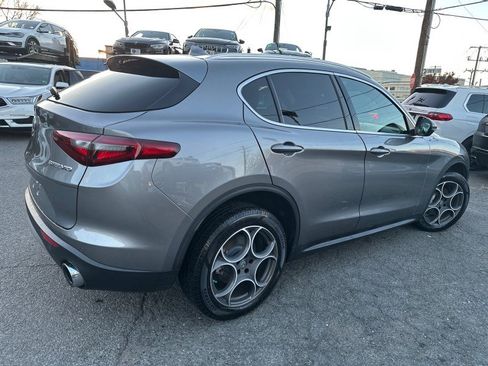 Used 2018 Alfa Romeo Stelvio AWD image 4