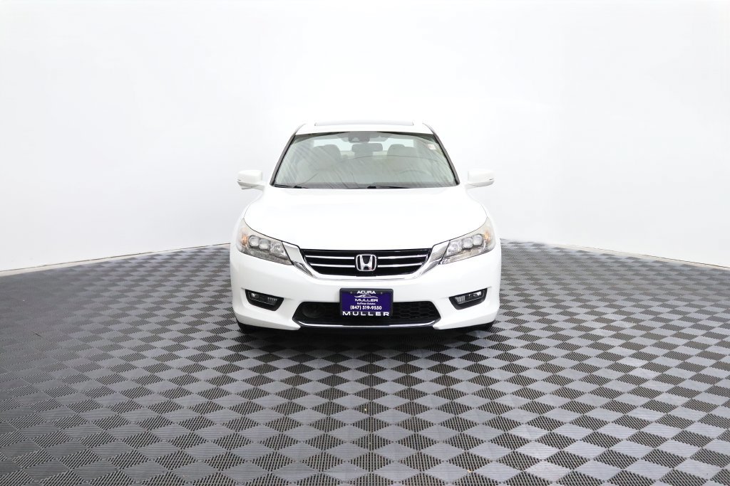 Used 2015 Honda Accord Touring image 4