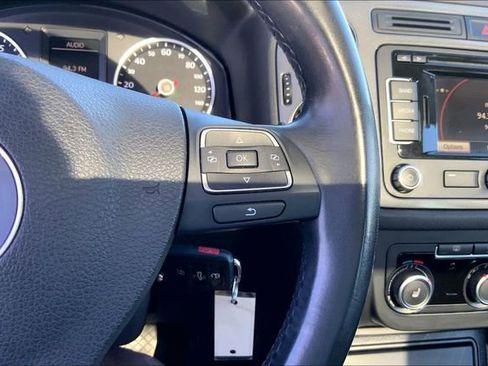 Used 2012 Volkswagen Tiguan SE image 22