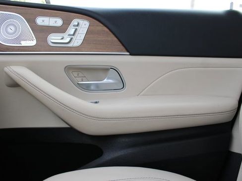 Used 2023 Mercedes-Benz GLS 450 4MATIC image 23