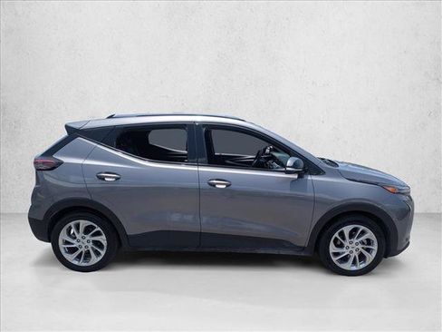 Used 2023 Chevrolet Bolt EUV LT w/ Driver Confidence Package FWD image 4