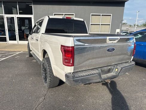 Used 2015 Ford F150 Lariat w/ Equipment Group 502A Luxury AWD/4WD image 12