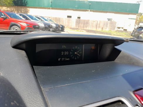 Used 2017 Subaru Forester 2.5i w/ Alloy Wheel Package AWD/4WD image 22