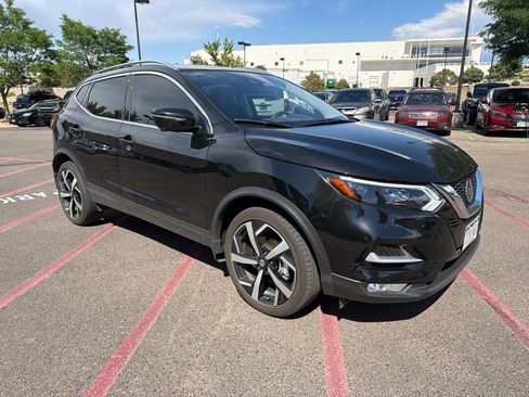 Used 2021 Nissan Rogue Sport SL w/ Premium Package AWD/4WD image 2