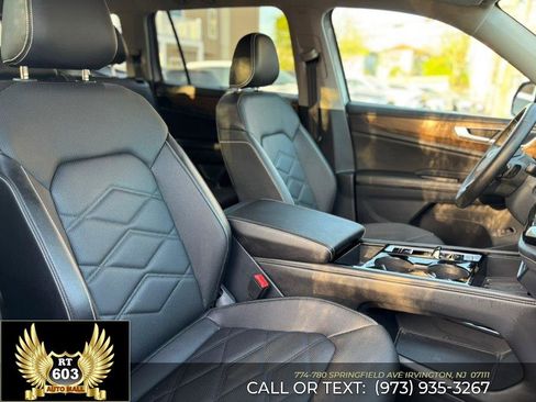 Used 2025 Volkswagen Atlas SE image 15