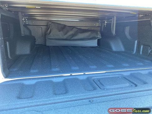 Certified 2025 Jeep Gladiator Sport AWD/4WD image 9