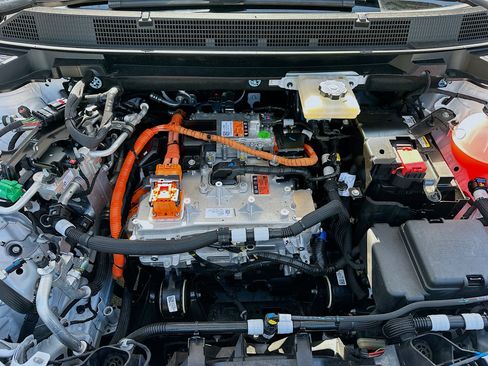 Used 2025 Chevrolet Equinox EV RS image 34