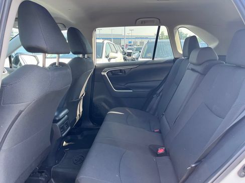 Used 2022 Toyota RAV4 LE AWD/4WD image 18