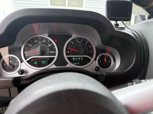 Used 2008 Jeep Wrangler Sahara w/ Dual Top Group AWD/4WD image 14