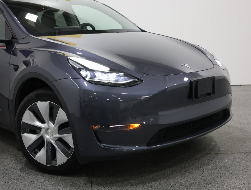 Used 2023 Tesla Model Y 2WD image 3