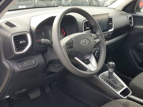 Used 2026 Hyundai Venue SE FWD image 12
