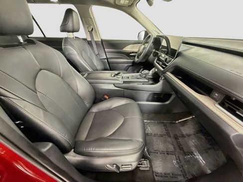 Certified 2026 Toyota Grand Highlander AWD image 31