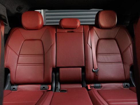 Certified 2022 Porsche Cayenne GTS AWD/4WD image 28