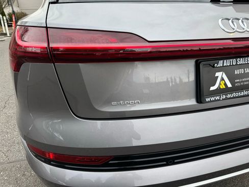 Used 2021 Audi e-tron Premium Plus w/ Premium Plus Package image 14