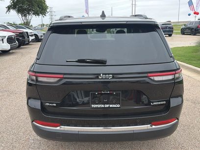 Used 2022 Jeep Grand Cherokee Laredo w/ Luxury Tech Group I