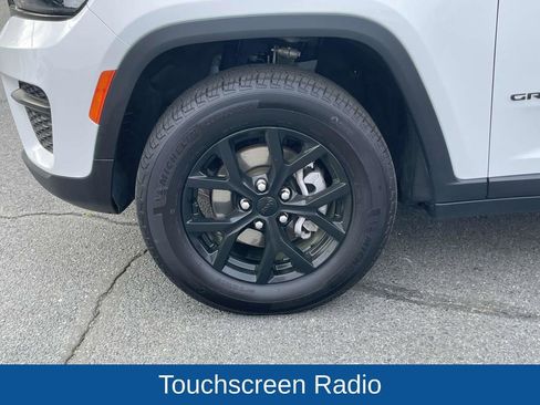 Certified 2025 Jeep Grand Cherokee Altitude image 12