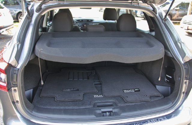 Used 2020 Nissan Rogue Sport SV AWD/4WD image 32
