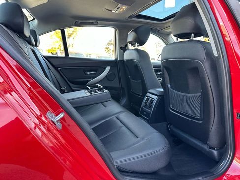 Used 2018 BMW 320i xDrive Sedan image 24