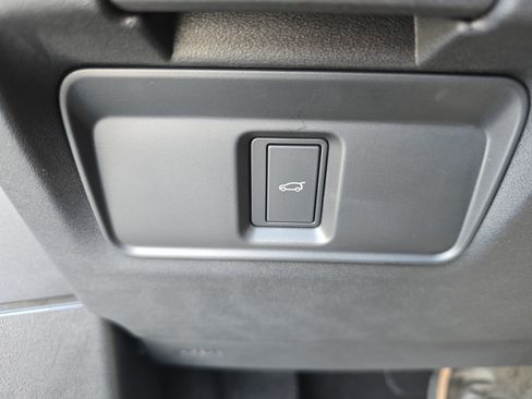 Used 2024 Land Rover Range Rover Evoque Dynamic SE image 25