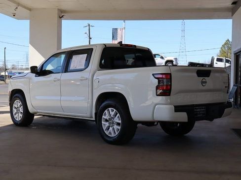 Used 2022 Nissan Frontier SV image 3