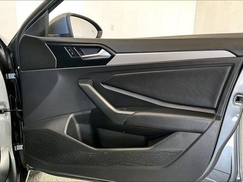 Used 2019 Volkswagen Jetta SE FWD image 33