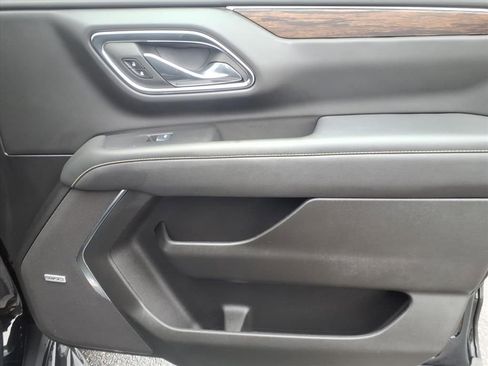 Used 2024 Chevrolet Tahoe Premier w/ Advanced Technology Package image 24