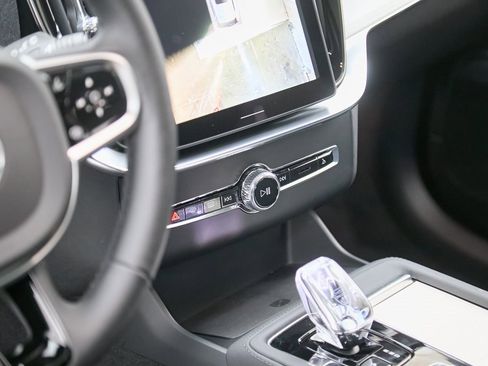 Certified 2025 Volvo XC90 B6 Ultra image 16