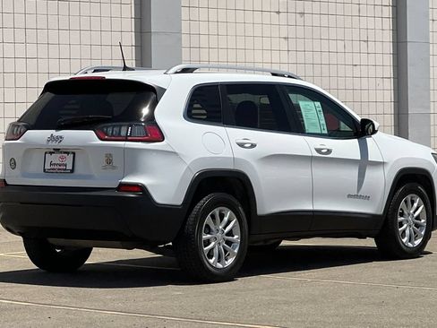 Used 2019 Jeep Cherokee Latitude w/ Popular Appearance Group FWD image 5
