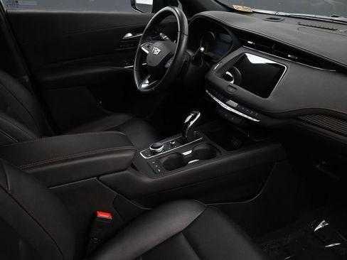 Certified 2023 Cadillac XT4 Sport FWD image 11
