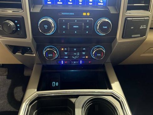 Used 2021 Ford F250 Lariat w/ Lariat Value Package AWD/4WD image 16