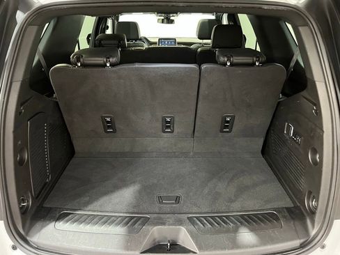 Used 2022 Chevrolet Tahoe LT w/ Luxury Package image 5